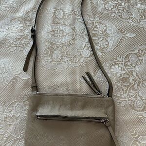Vince Camuto cross over handbag
